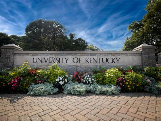 Stone wall that says University of Kentucky